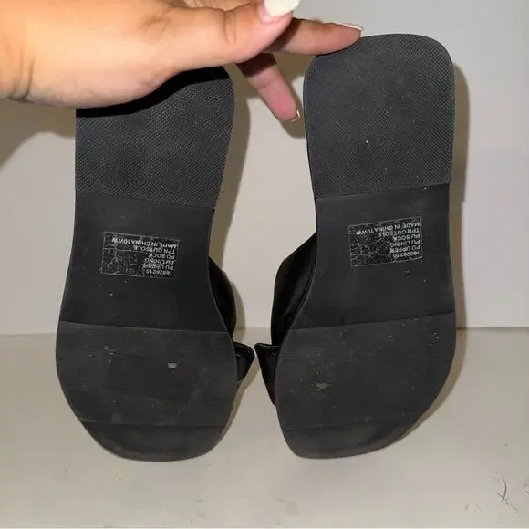 TORRID Twist Knot Slides Womens Black Faux Leather Sandals 10WW - Picture 3 of 4